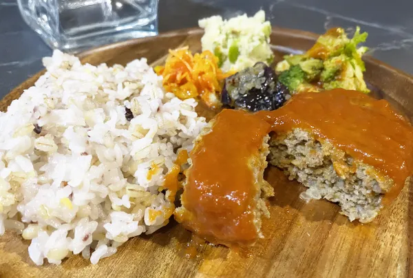 noshのチリハンバーグステーキ